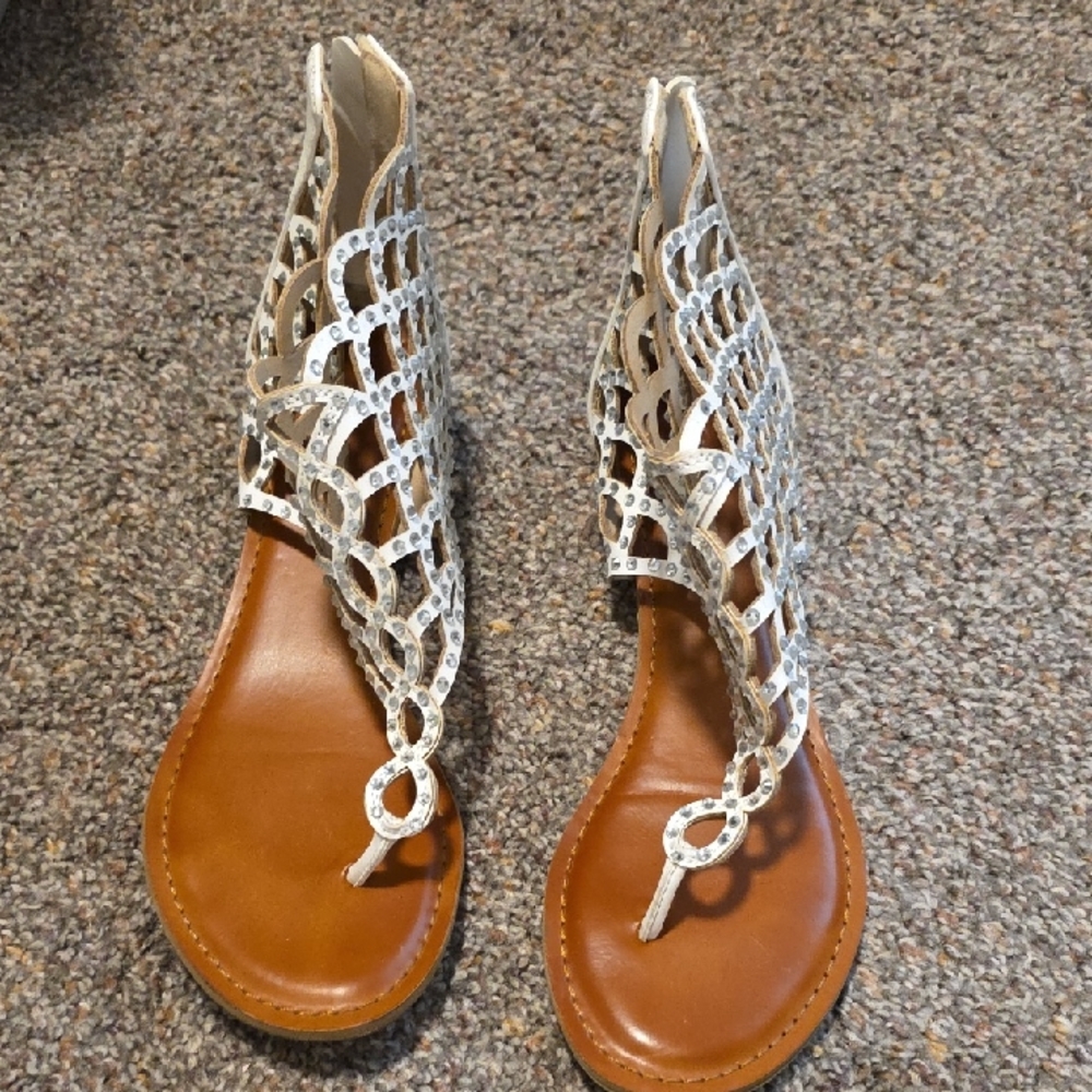 Zigi Soho White and Tan Sandals
